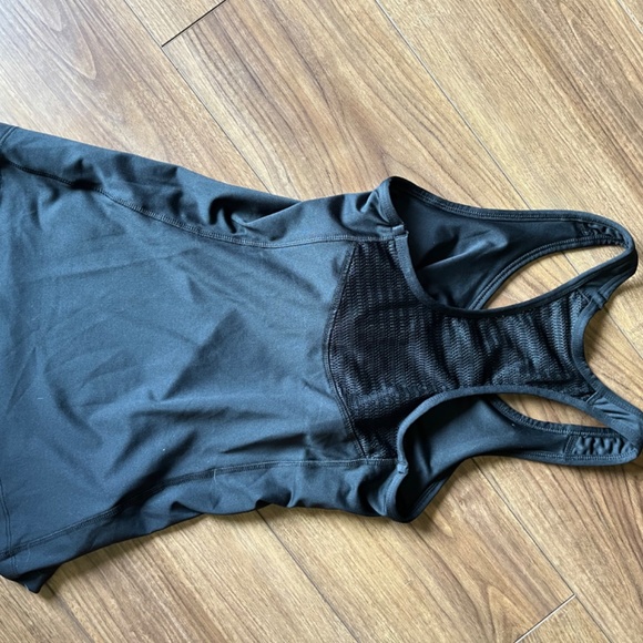 Ladies Nike Size Small Tank Top - Excellent Used Condition - Picture 2 of 3